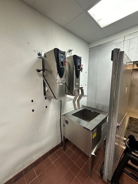 More Photos Of 6105 Ringgold Rd, Chattanooga Fast Food For Lease
