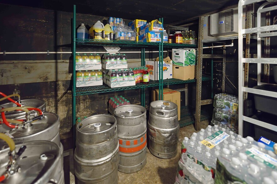 More Photos Of 5921 Tacony St, Philadelphia Bar For Sale