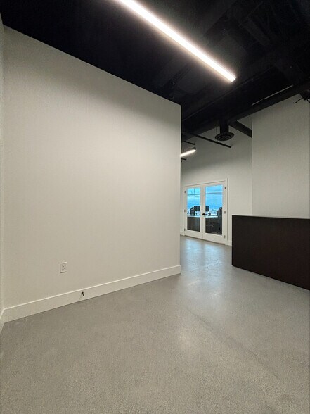 More Photos Of 2630 Croydon Dr, Surrey Medical For Sale