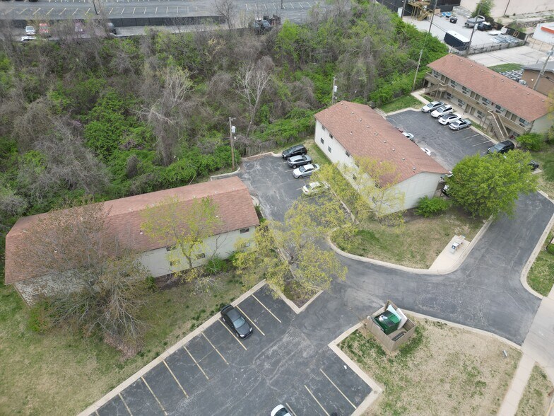 More Photos Of 3930-3950 N Cherry St, Kansas City Apartments For Sale