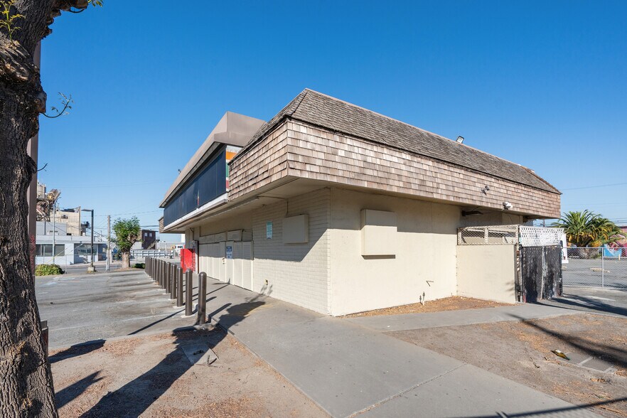 More Photos Of 324 23rd Ave, Oakland Convenience Store For Sale