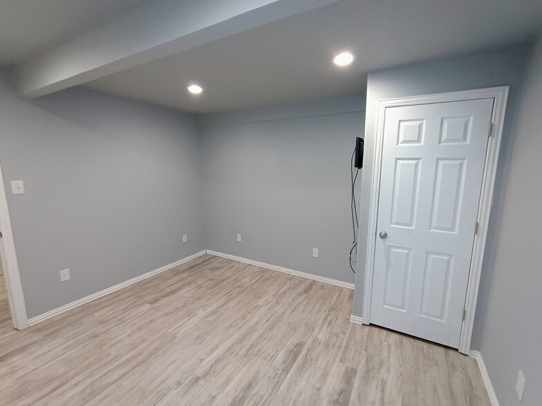 More Photos Of 312 S Hampton Rd, Crowley Service For Sale