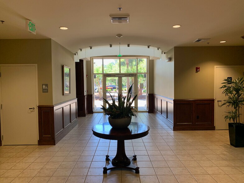 More Photos Of 27 Towne Dr, Bluffton Office For Lease