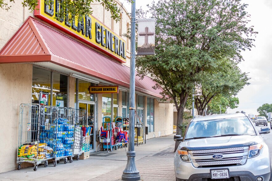 More Photos Of 813-815 Hutchins Ave, Ballinger General Retail For Sale