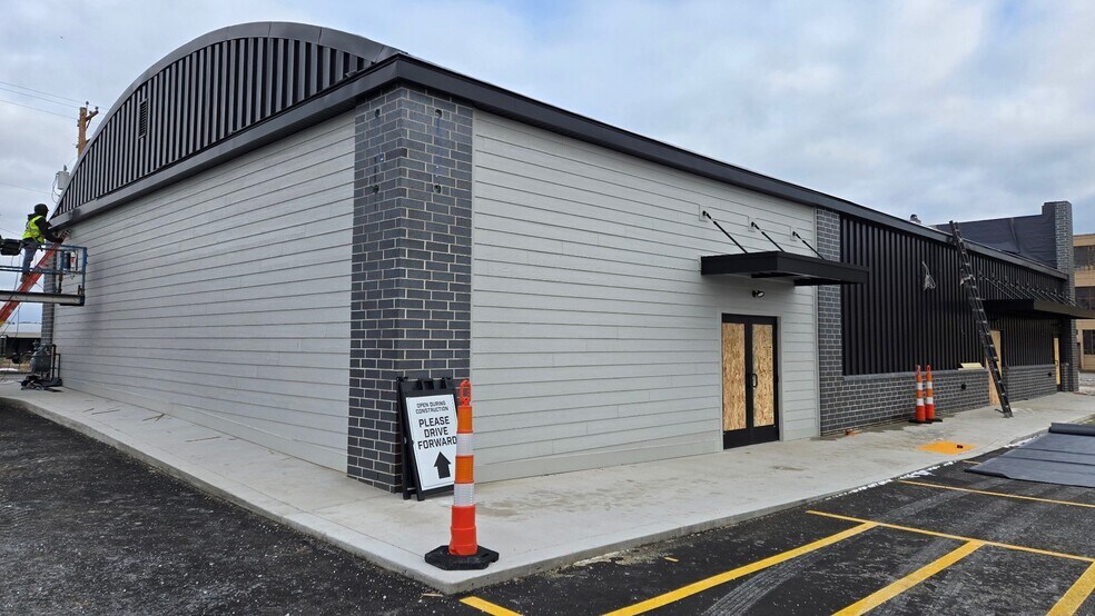 More Photos Of 3101 10th St, Menominee Freestanding For Lease