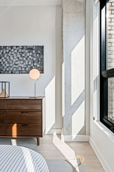 More Photos Of 730 N Milwaukee Ave, Chicago Apartments For Lease