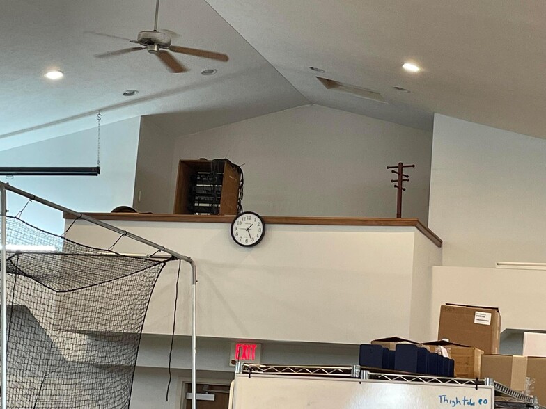 More Photos Of 15812 State Route 56 W, Mount Sterling Light Distribution For Sale
