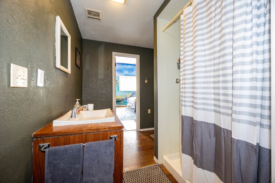 More Photos Of 2 Naco Rd, Bisbee Office For Sale