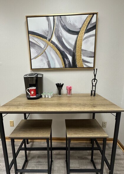 More Photos Of 2175 N Academy Cir, Colorado Springs Office For Lease