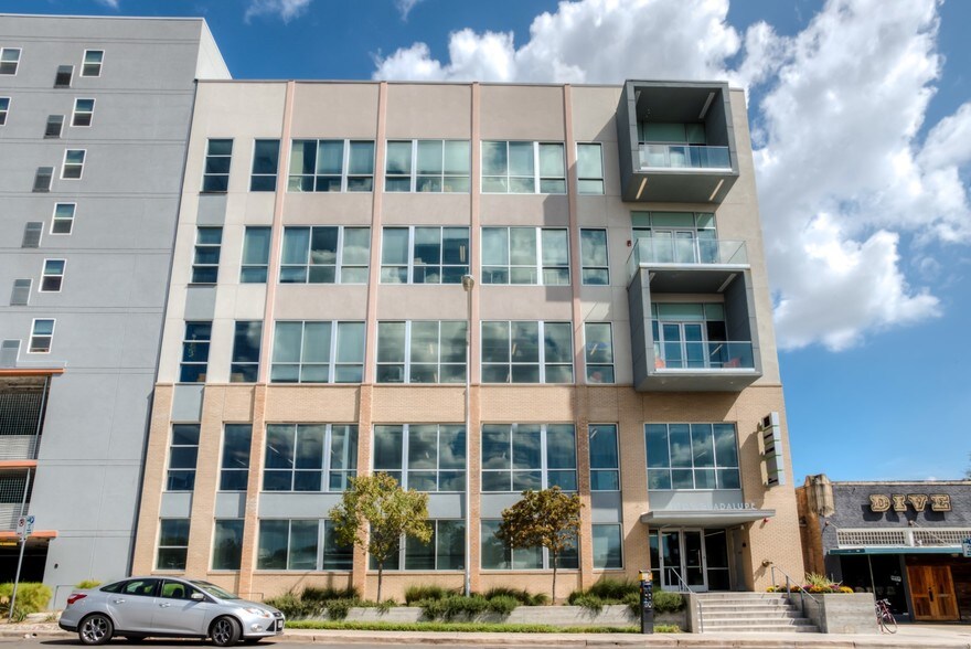 More Photos Of 1705 Guadalupe St, Austin Office For Lease