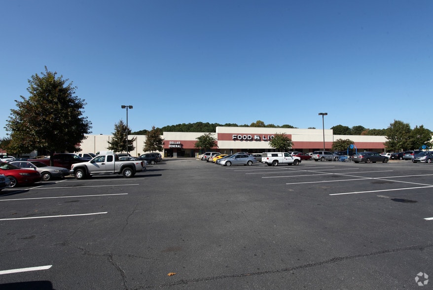 More Photos Of 910-980 Kildaire Farm Rd, Cary Unknown For Lease
