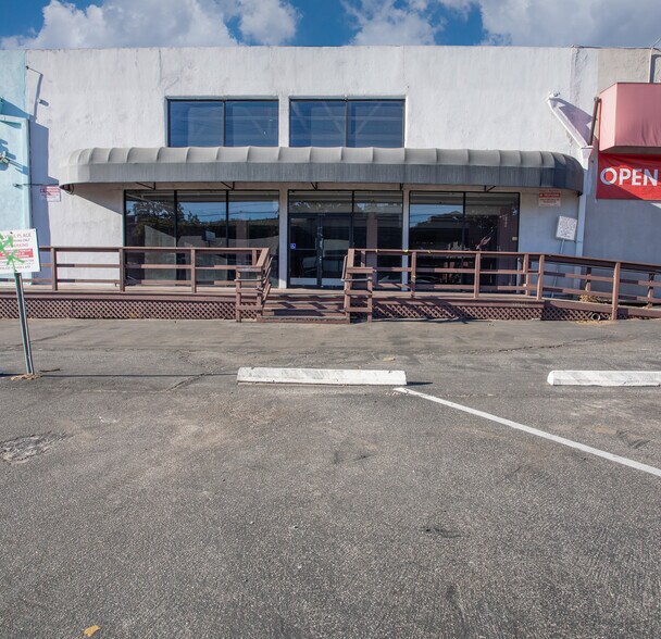 More Photos Of 2235-2251 S Sepulveda Blvd, Los Angeles Storefront For Lease