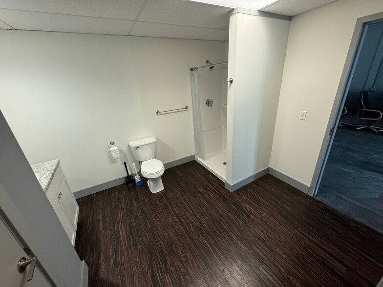 More Photos Of 300 Ionia Ave SW, Grand Rapids Office For Sale