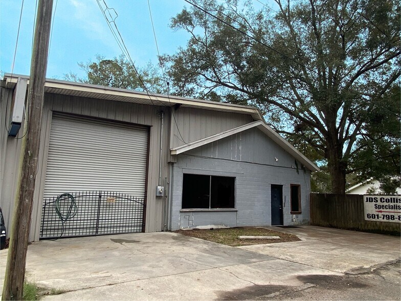 Primary Photo Of 105 S Columbia St, Picayune Auto Repair For Sale