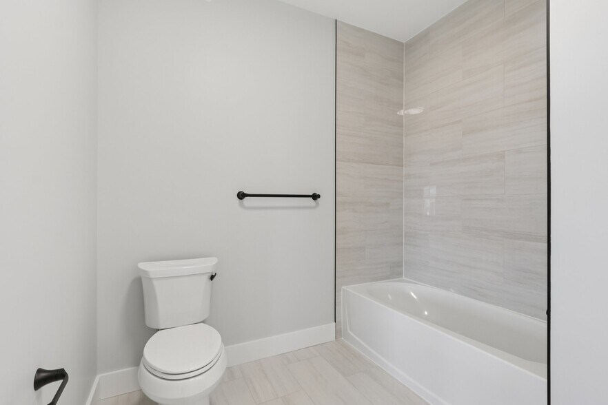 More Photos Of 34-40 Hudson St, Newark Apartments For Lease