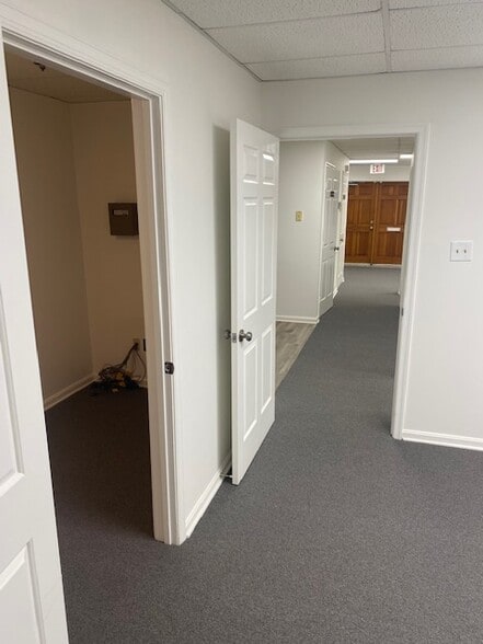 More Photos Of 4216 Evergreen Ln, Annandale Medical For Sale