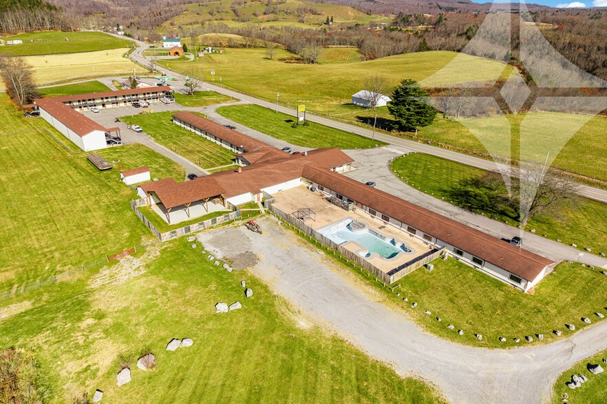 More Photos Of 21507 Seneca Trl, Marlinton Hotel For Sale