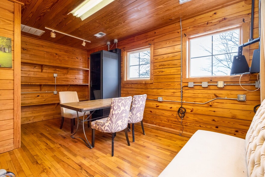 More Photos Of 12298 Croton Rd, Croton Specialty For Sale