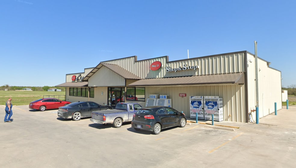 More Photos Of 1738 State Highway 31, Mount Calm Service Station For Sale