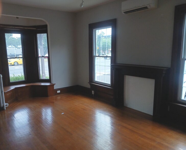 More Photos Of 5870 Easton Rd, Plumsteadville Unknown For Lease