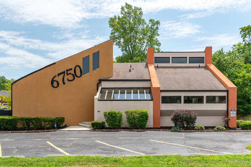 Primary Photo Of 6750 Brandt Pike, Huber Heights Medical For Lease