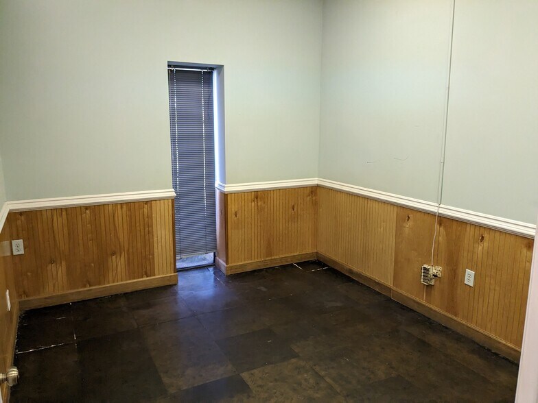 More Photos Of 5025 Old York Rd, Rock Hill Distribution For Lease