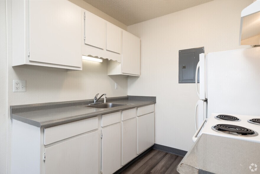 More Photos Of 2025 Jerry Murphy Rd, Pueblo Apartments For Sale