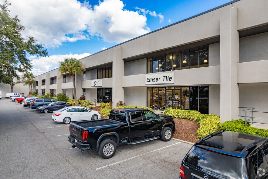 More Photos Of 7701-7739 Anderson Rd, Tampa Warehouse For Lease