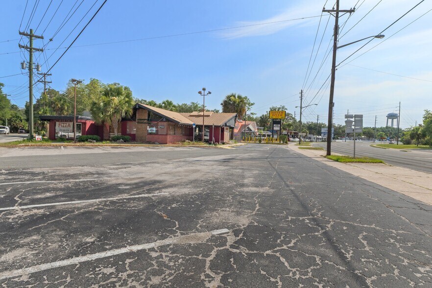 More Photos Of 5545 E Silver Springs Blvd, Silver Springs Restaurant For Sale