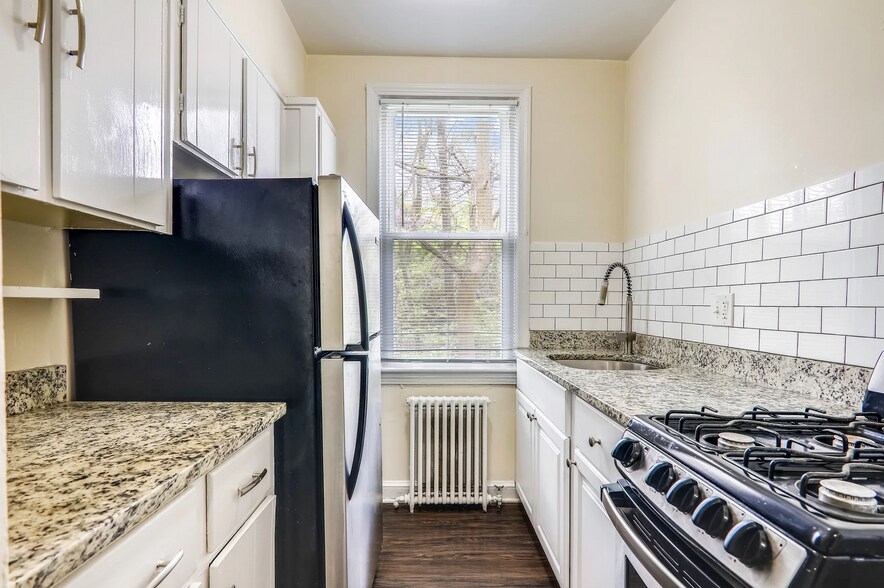 More Photos Of 4701-4703 Ravenswood Rd, Riverdale Apartments For Sale