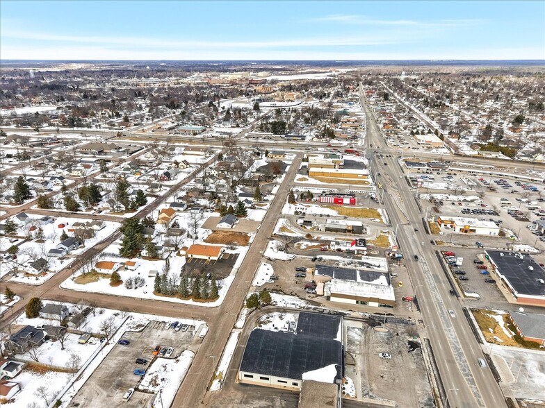 More Photos Of 1910 7th St S, Wisconsin Rapids Office For Sale