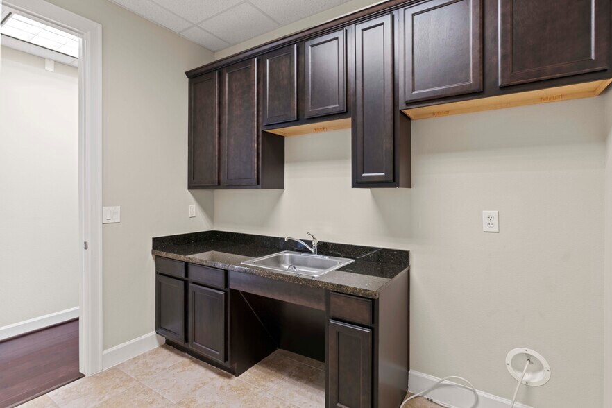 More Photos Of 440 Cobia Dr, Katy Office For Lease