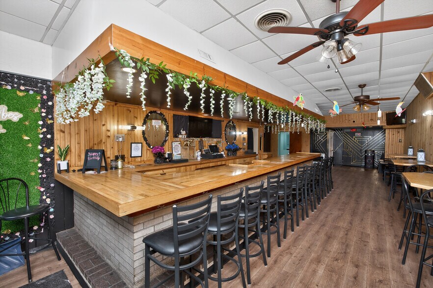 More Photos Of 427 S Pearl St, Albany Storefront Retail Residential For Sale