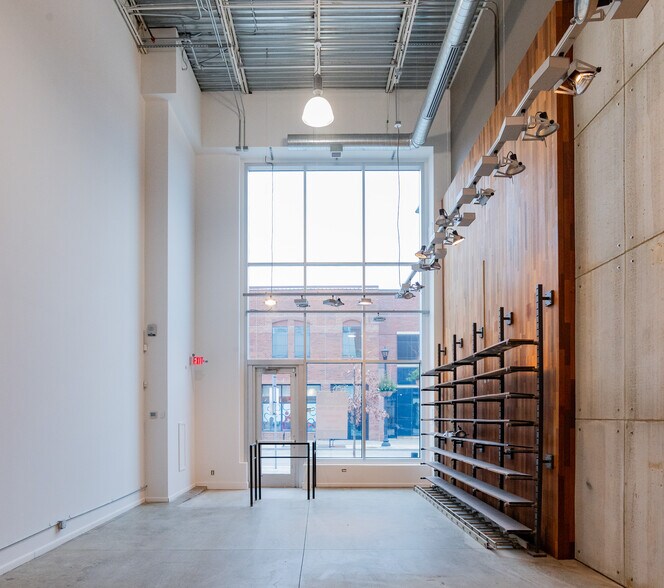More Photos Of 3008 Hennepin Ave, Minneapolis Storefront For Lease