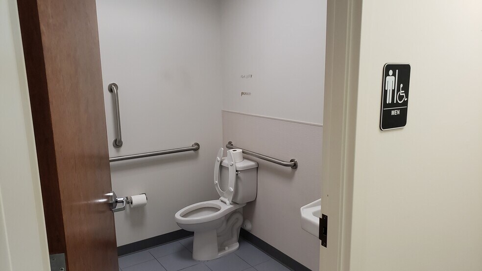 More Photos Of 516 Innovation Dr, Chesapeake Medical For Lease