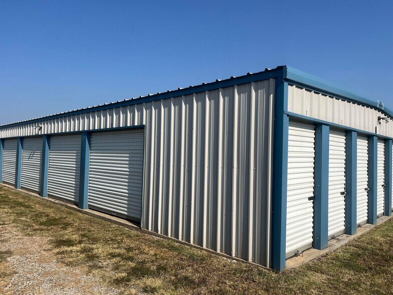 More Photos Of 1800 FM 815, Trenton Self Storage For Sale