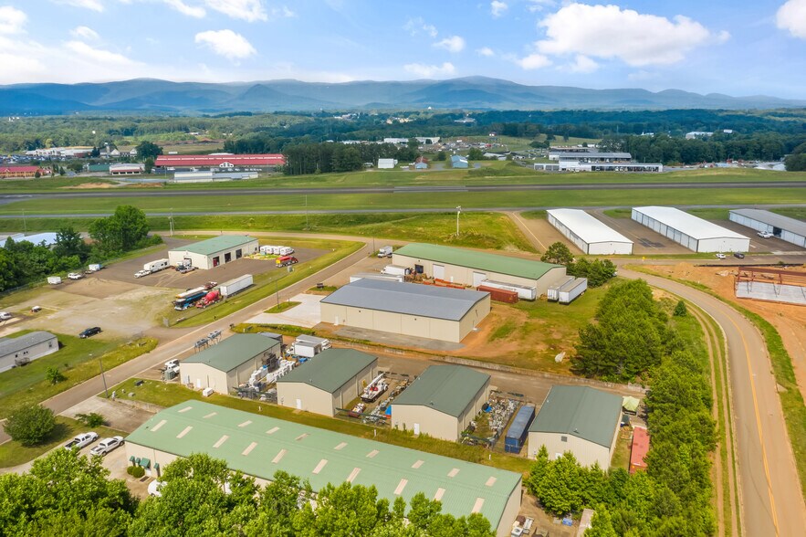More Photos Of 27 Airport Business, Jasper Warehouse For Lease