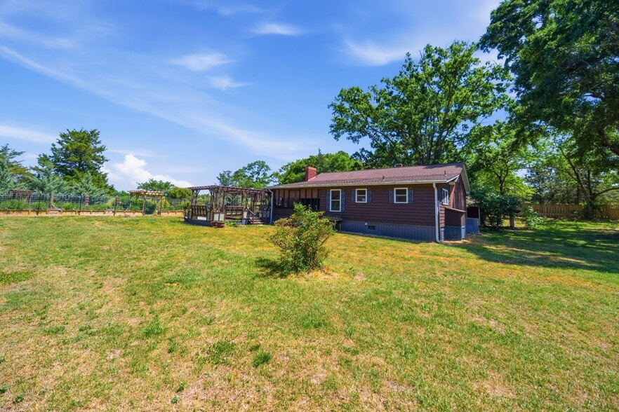 More Photos Of 1650 Dusty Rd, Newberry Winery Vineyard For Sale