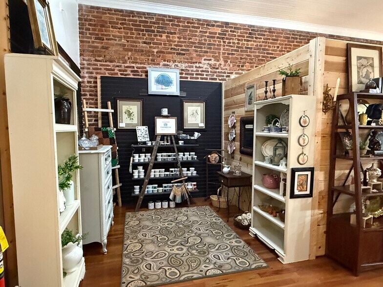 More Photos Of 108 N Main St, Greensboro General Retail For Sale