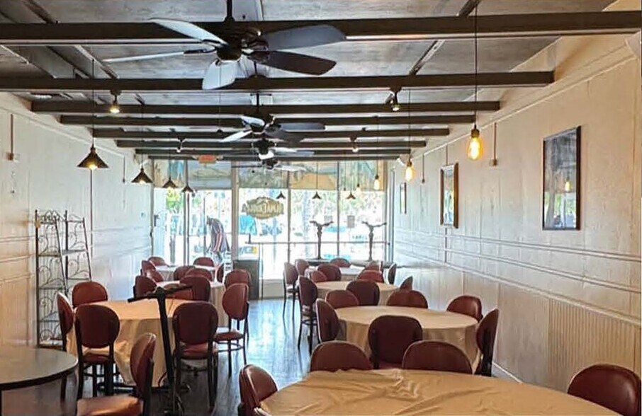 More Photos Of 1574-1584 SE 3rd Ct, Deerfield Beach Storefront Retail Office For Lease