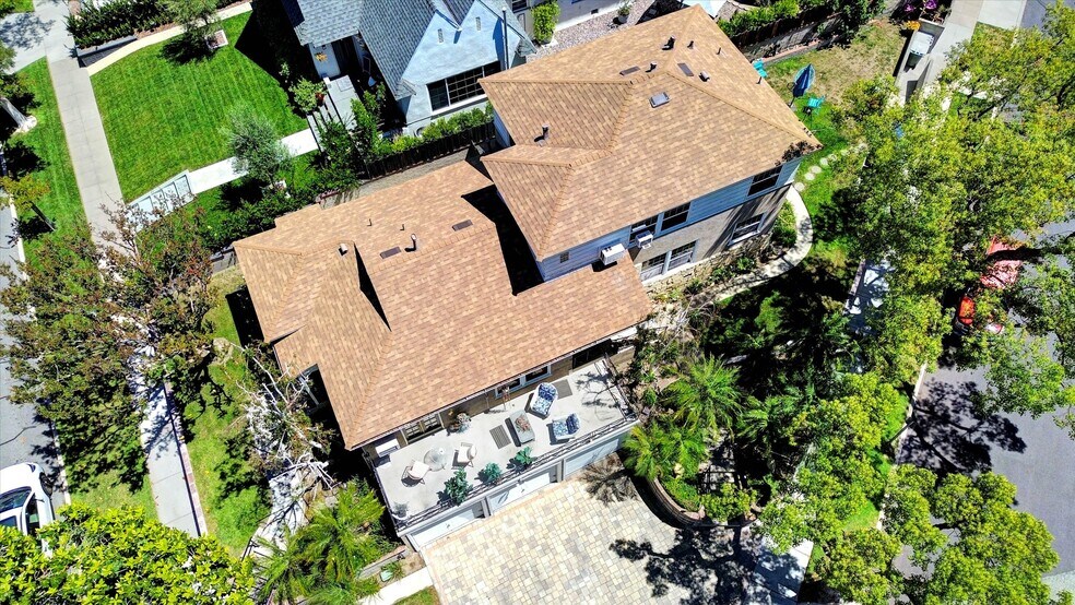 More Photos Of 1120 East Ave, Burbank Apartments For Sale