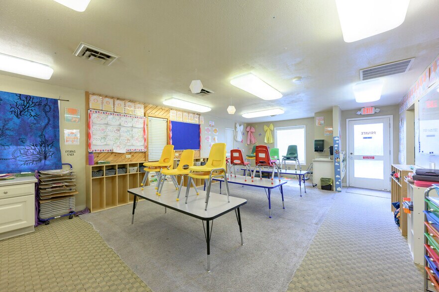 More Photos Of 504 Villa Rd, Newberg Medical For Sale