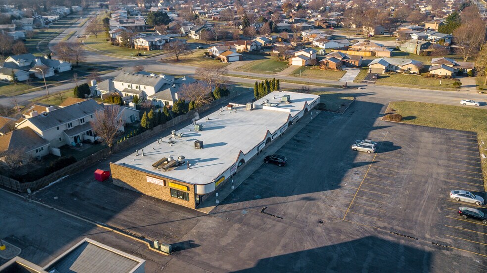 More Photos Of 823 Main St, Schererville Unknown For Lease