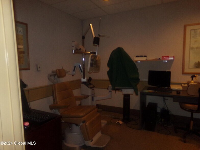 More Photos Of 7-11 Church St, Gloversville Office For Sale