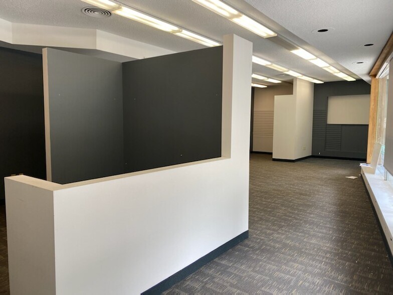 More Photos Of 1227 2nd St SW, Rochester Storefront For Lease
