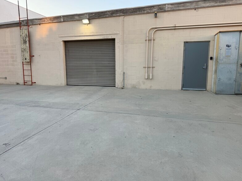 More Photos Of 144 E Santa Clara St, Arcadia Warehouse For Lease