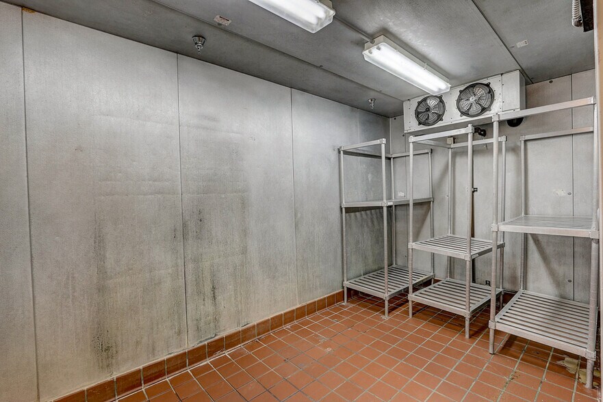More Photos Of 2259 Deming Way, Middleton Restaurant For Sale