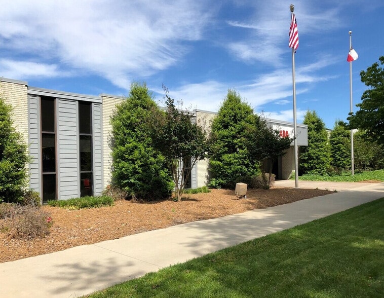 Primary Photo Of 4401 E Dixon Blvd, Shelby Manufacturing For Lease