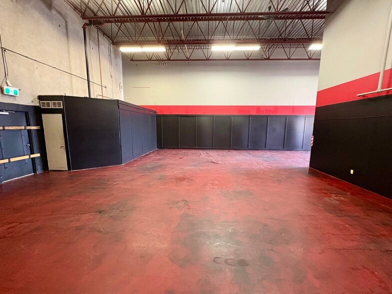 More Photos Of 1952 Kingsway Ave, Port Coquitlam Warehouse For Lease