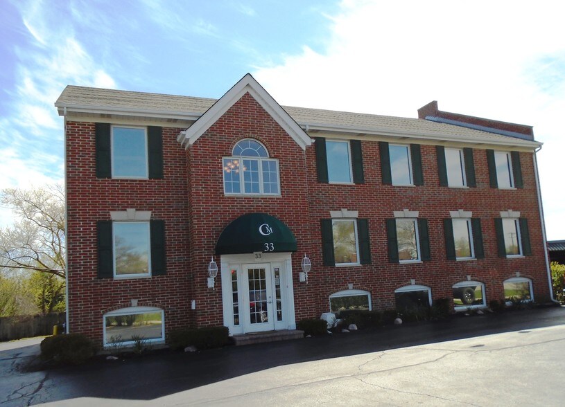 More Photos Of 33 Waukegan Rd, Lake Bluff Office For Sale